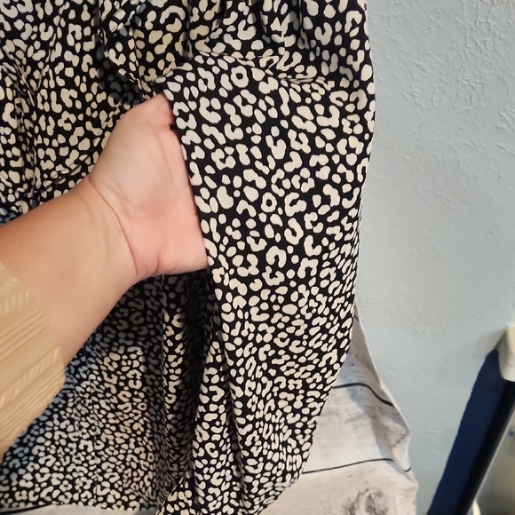 Ann Taylor Black and White Blouse - Picture 4 of 6